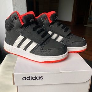 ADIDAS HOOPS MID kids